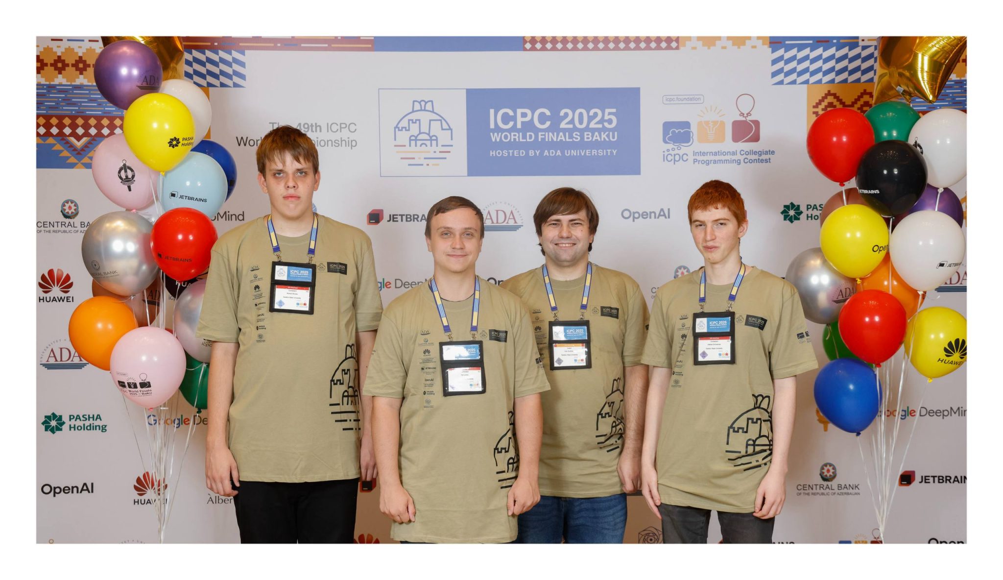 Команда из Саратовского государственного университета. Фото (с) ICPC https://t.me/s/icpcnews?q=%23icpcbaku